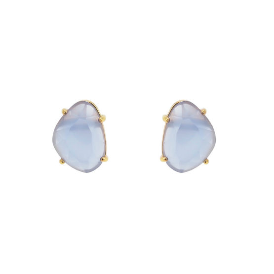 Classic gold stud earrings with blue stone