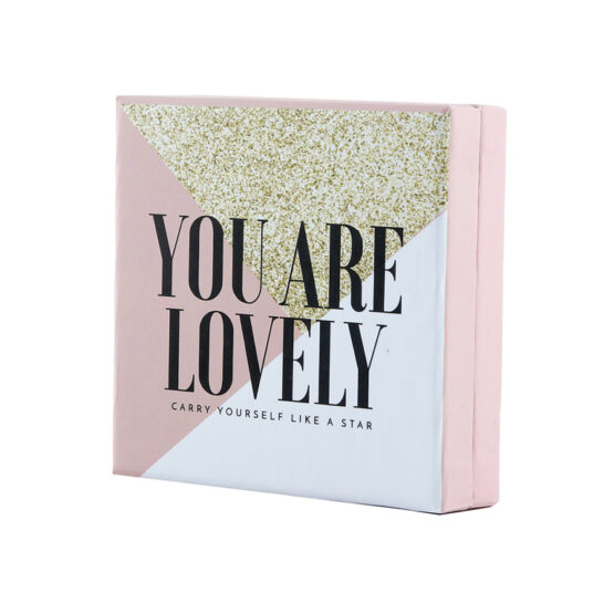 Smyckeask rosa med citat - You are lovely